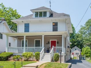 11 Hedges Ave, Chatham, NJ 07928