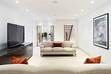 14 East 95th Street in Carnegie Hill