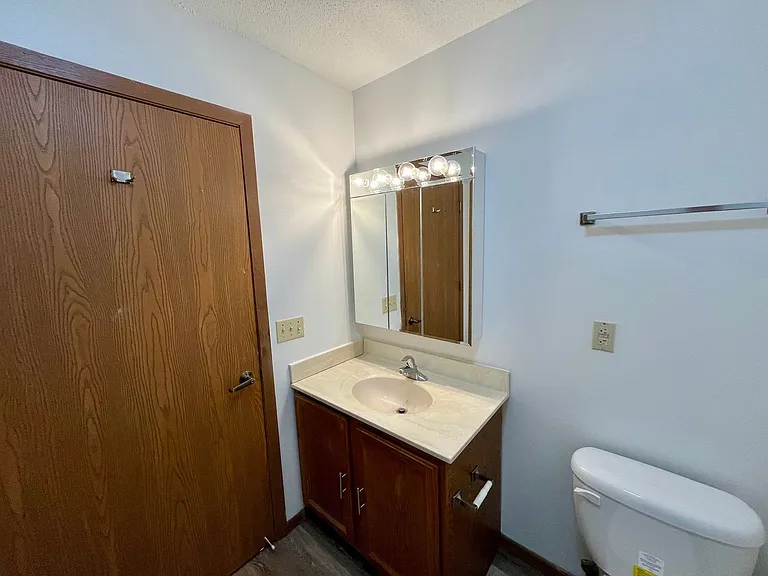 416 Mill St W — Photo 21
