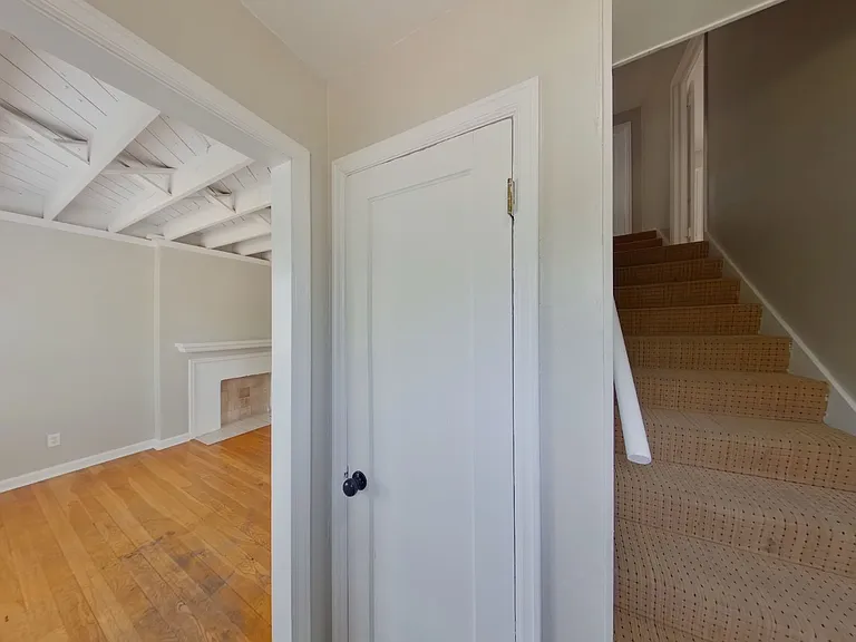 449 Harding St — Photo 2