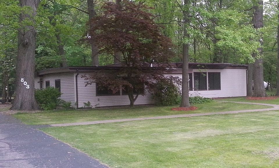2nd image of 803 Humble Rd