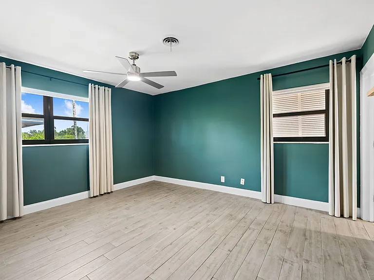 2700 NE 56th Ct #4B — Photo 10