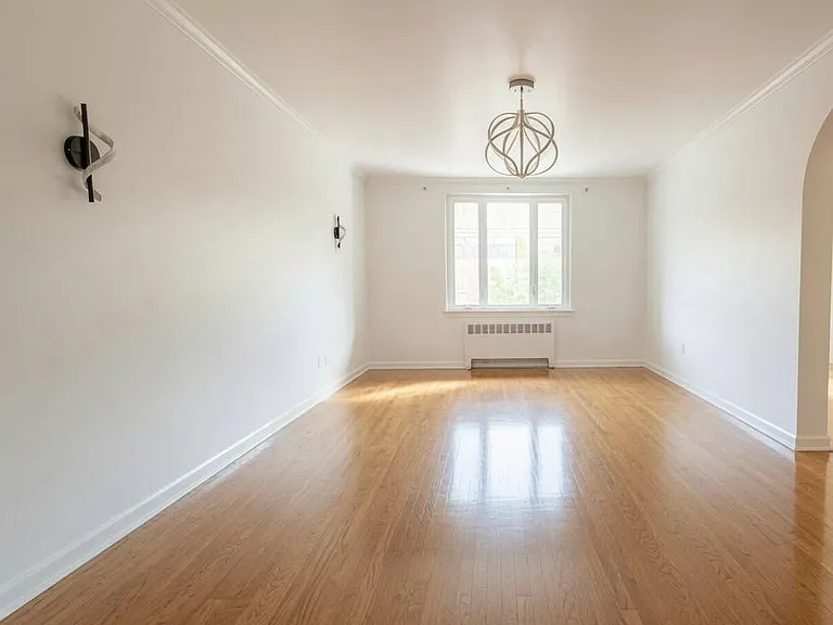 1080 Rhinelander Ave #1 — Photo 6