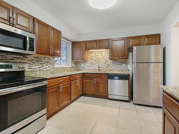 4th image of 623 Saratoga Dr