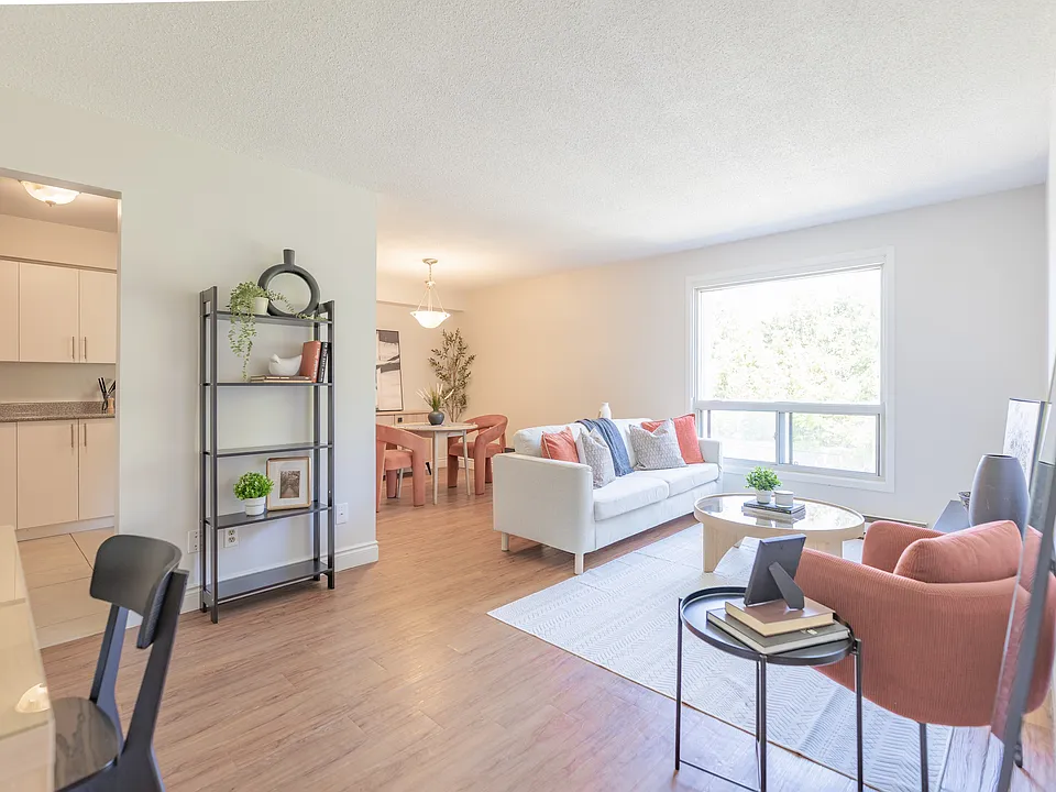77 Huron Heights Dr