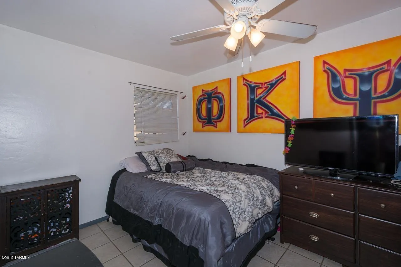 1322 E Lee St — Photo 3