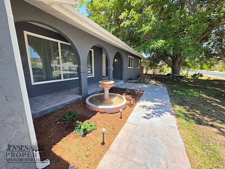1151 W Wesley Powell Dr — Photo 5