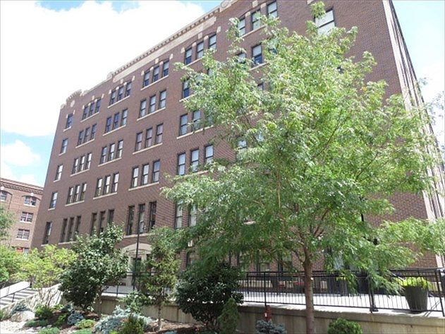 1st image of 105 S 9th St #708