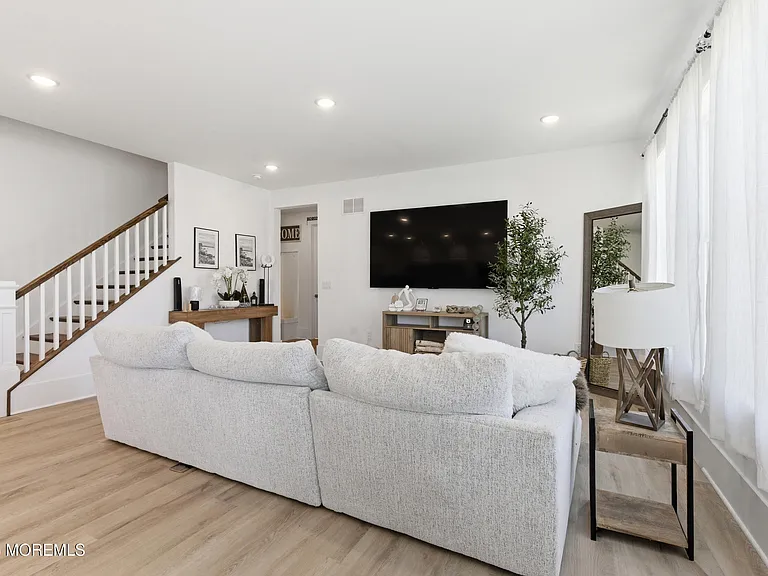 10 Carlisle Ct — Photo 6