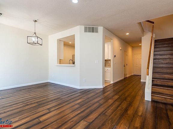 4th image of 333 Oaktree Dr #1403