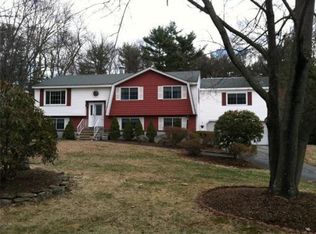 8 Otter Cir, Billerica, MA 01821