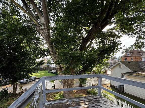 3rd image of 328 New York Ave #Top
