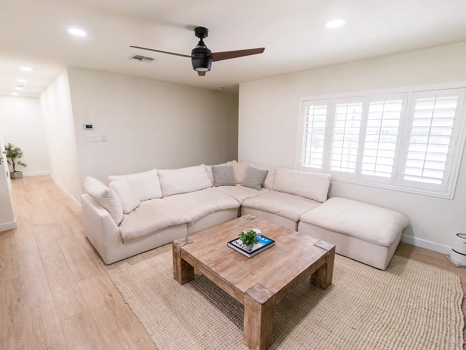 3 bed, 1220 sqft, $3,150 — Photo 2