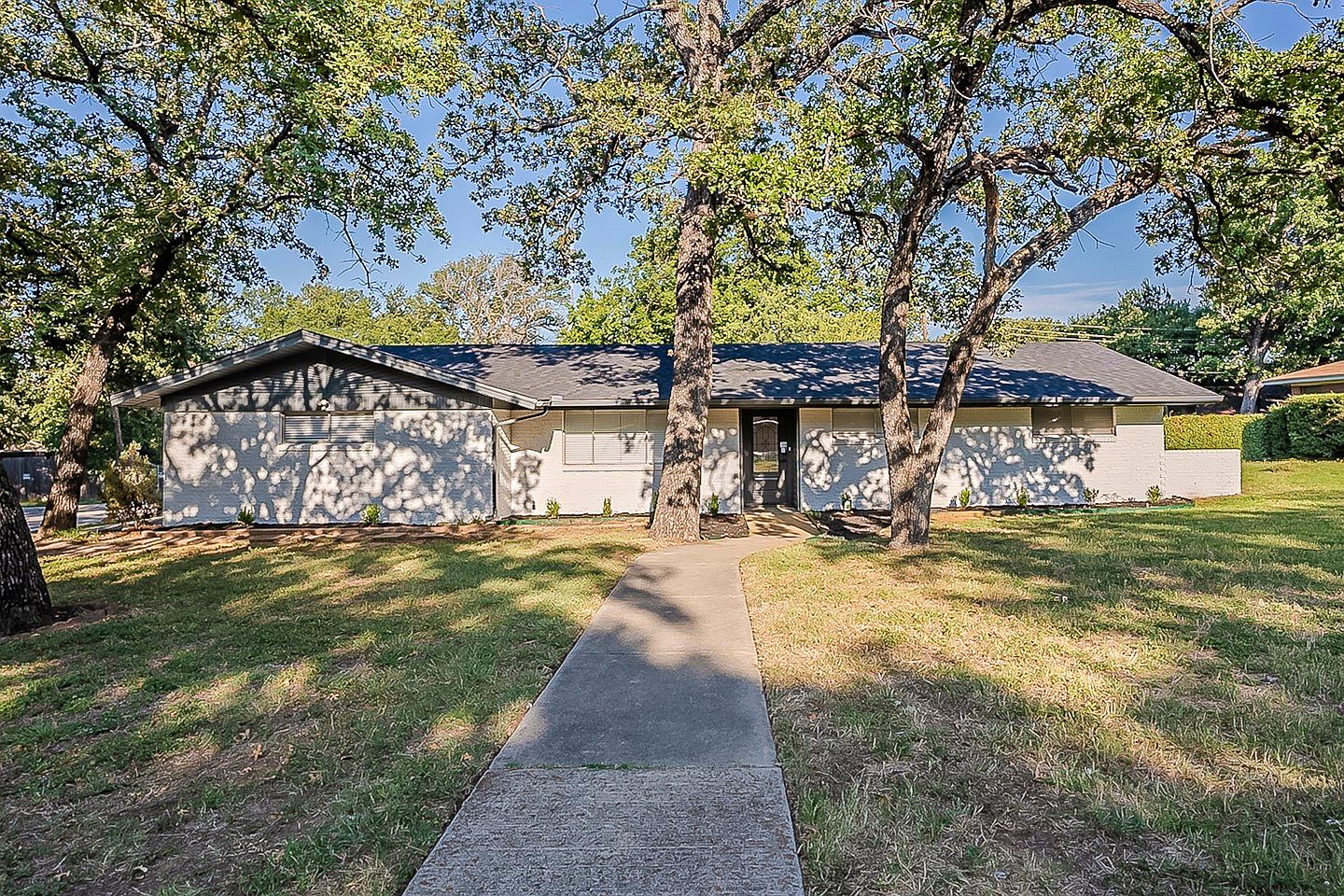 1728 Provine St, Fort Worth, TX 76103 | Zillow