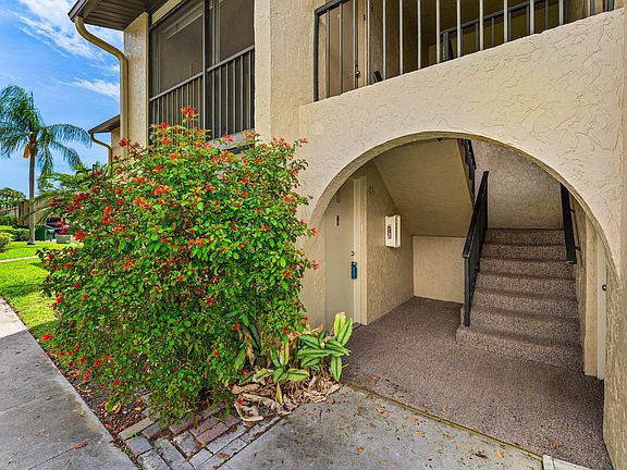 2nd image of 509 Shady Pine Way #C1