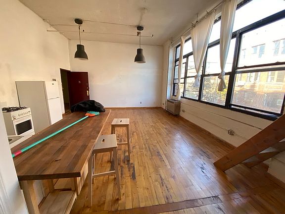 5th image of 9 White St #209A