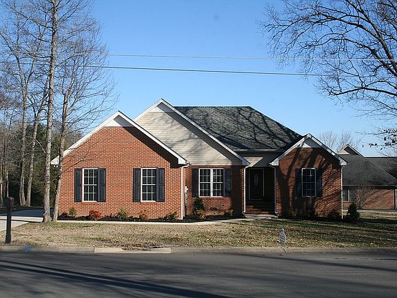 2nd image of 100 Stonegate Cir