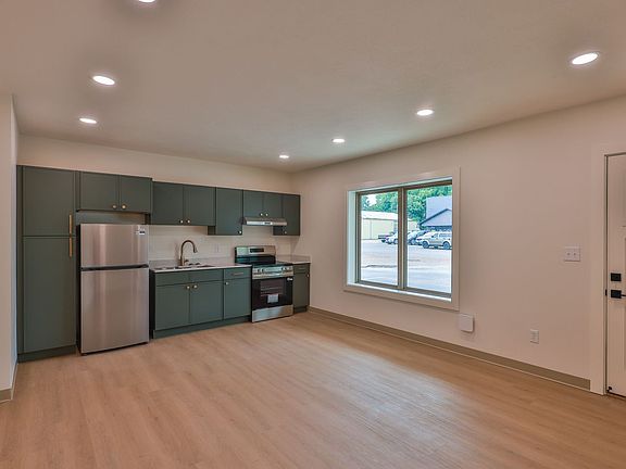 2nd image of 551 Elm St #17