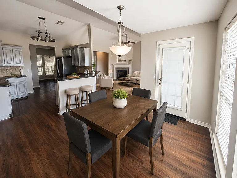 2901 Hunter Pointe — Photo 2