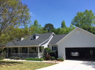 3999 Shakespeare Dr, Hickory, NC 28601