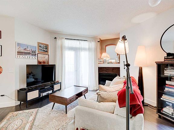 2nd image of 527 N 15th Ave SW #213