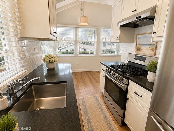 4th image of 137 Topaz Ave #1/2