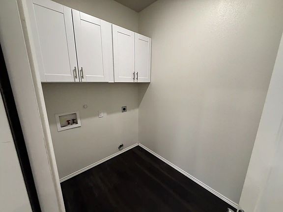 2nd image of 104 Cook St