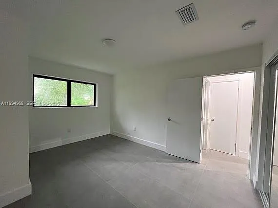 6101 NE Miami Ct #2 — Photo 9