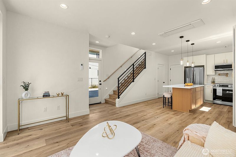 3rd image of 9251 Palatine Avenue N #B