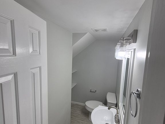 4th image of 185 Springdale Ct #1