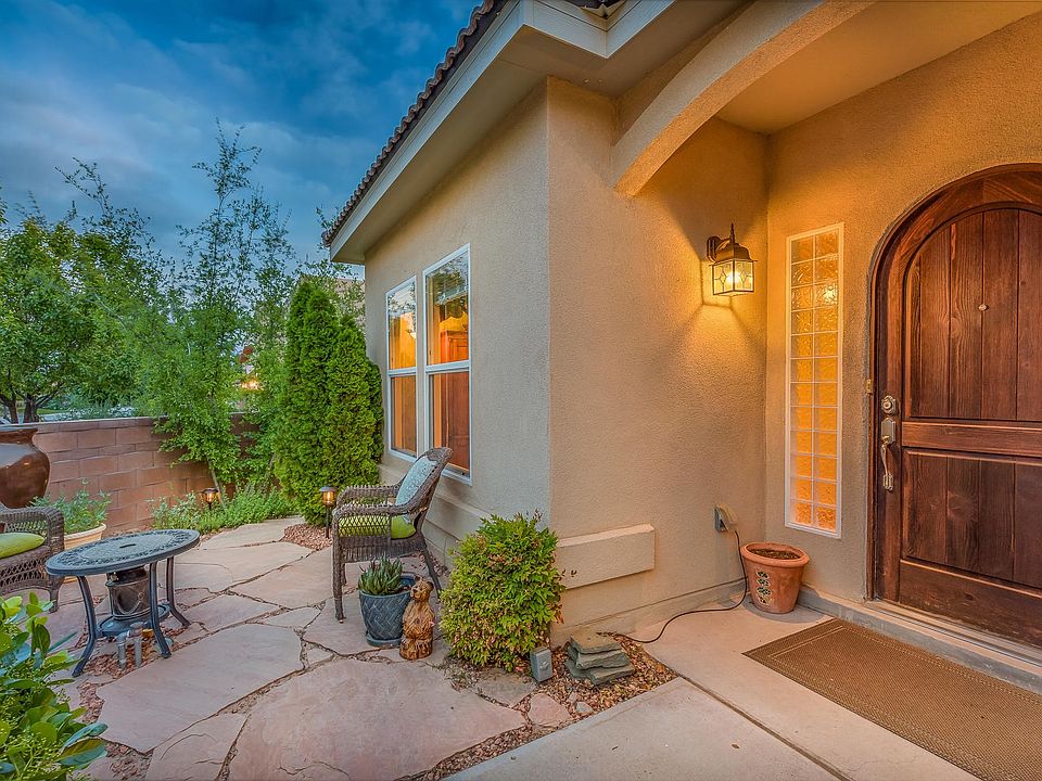 1925 Western Hills Dr SE-2