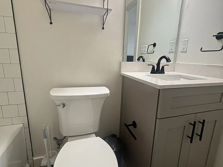 Studio Arms Apartments — Photo 12