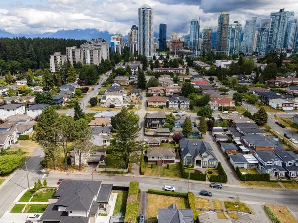4241 Greta St, Burnaby, BC V5J 1N7