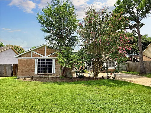 22619 Deville Dr Photo 1