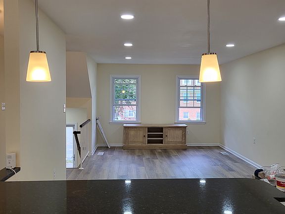 3rd image of 11295 Edgemoor Ct