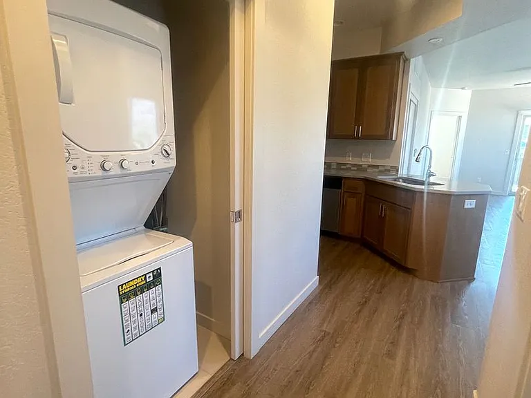 584 Fair Oaks Ave — Photo 20