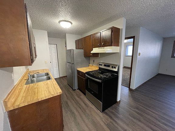 2nd image of 201 Southwood Dr #2