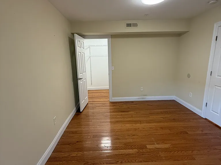 1 Grand Ave #5 — Photo 11