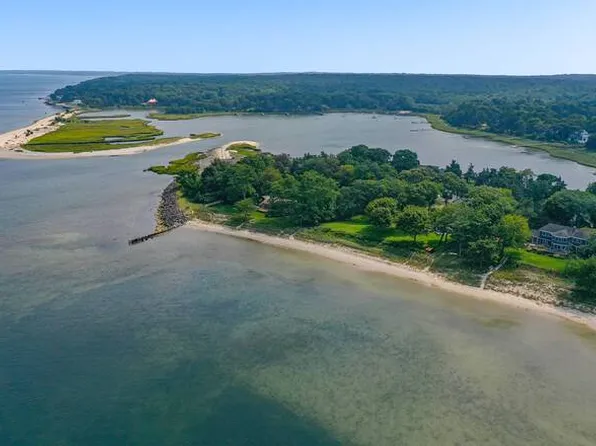 17 Clairedale Dr #24, Hampton Bays, NY 11946