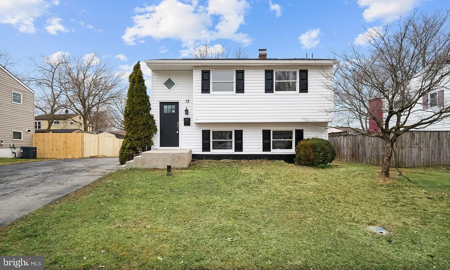 12 Dunsinane Dr photo 1