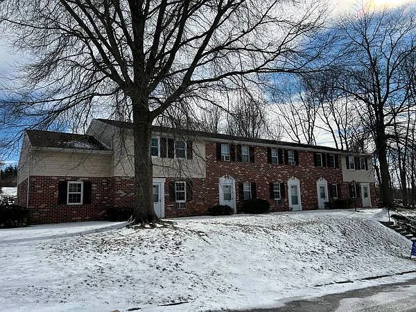 100-108 Boxwood Road — Photo 3