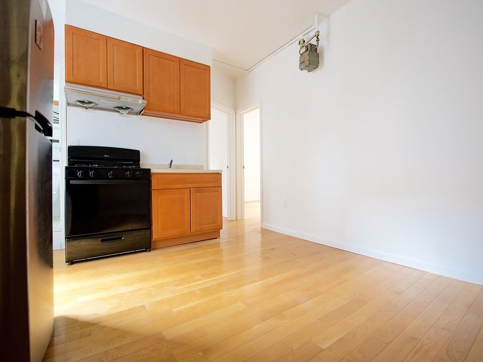 1st image of 149 Elizabeth St APT B7