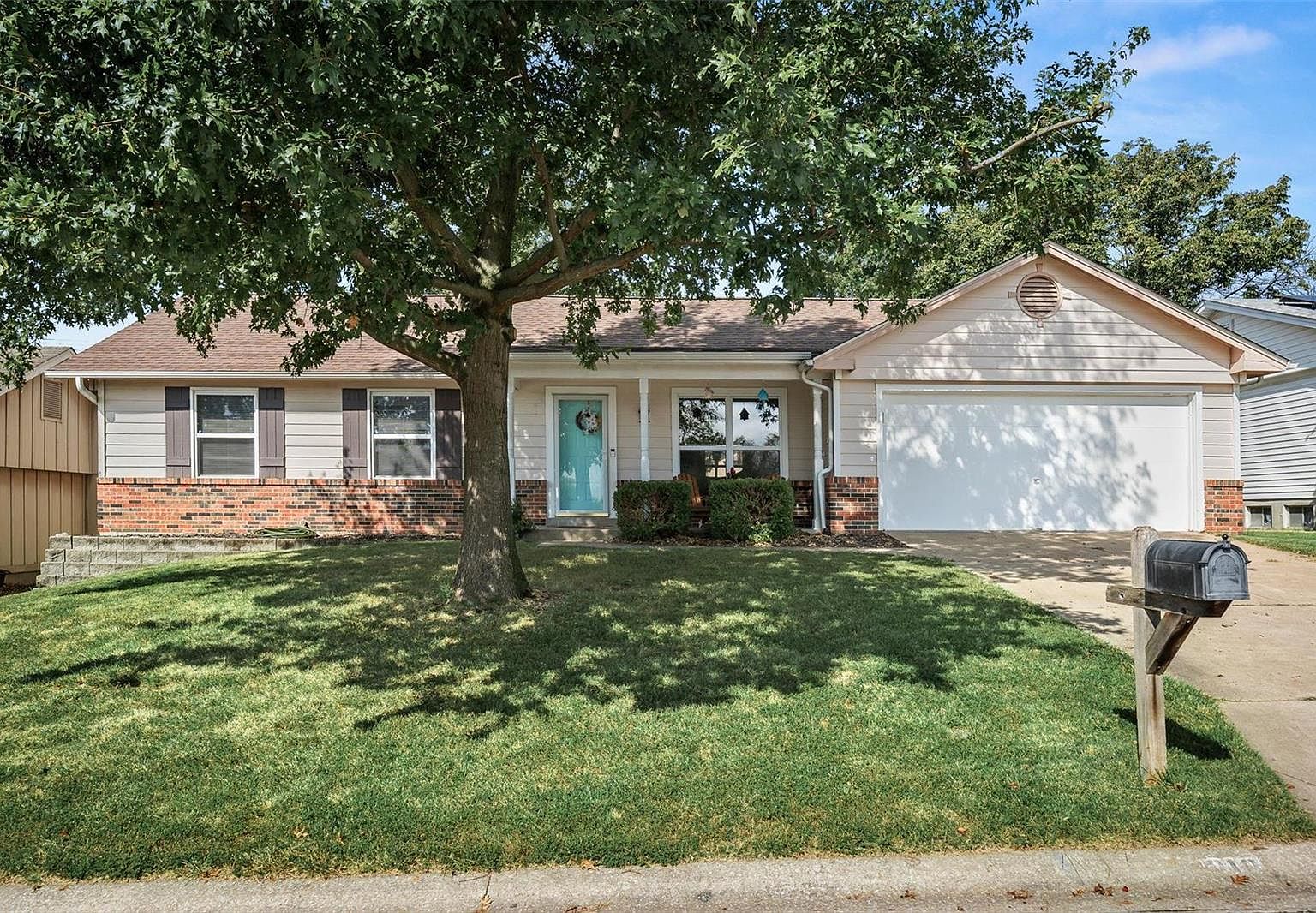 210 Universal Dr, Saint Peters, MO 63376 | Zillow