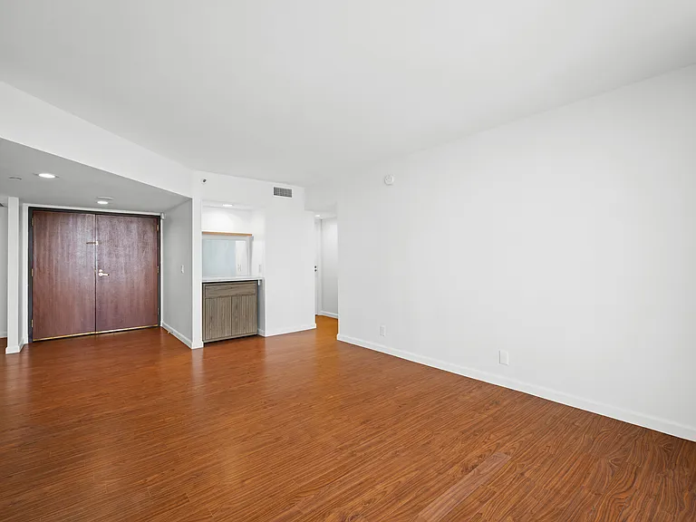 343 Pioneer Dr #1703 — Photo 7