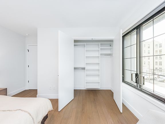 5th image of 40-05 Crescent St #2D