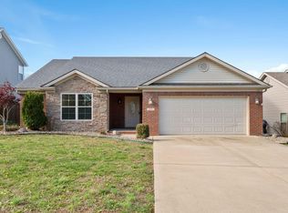 137 Santa Monica Dr, Georgetown, KY 40324