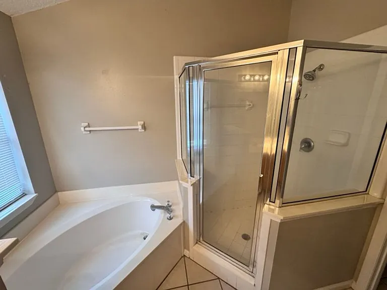 109 Hawthorn Hedge Ln — Photo 13