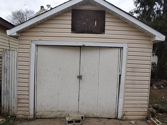 5th image of 126 Terrace Ave