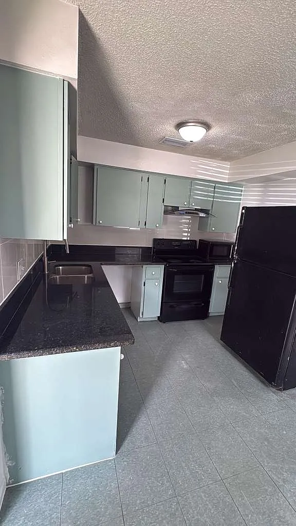 2 bed, 840 sqft, $1,500 — Photo 2