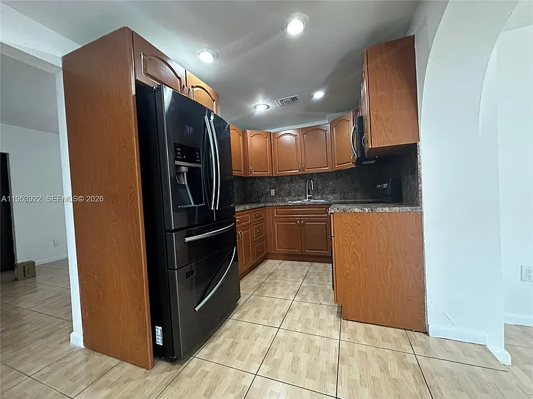 350 W 34th St — Photo 6